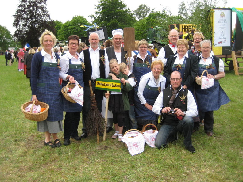 2013_06_02 Dat ole Backhus beim Festumzug 700 Jahre Hohne Bilder von Uta 002.jpg